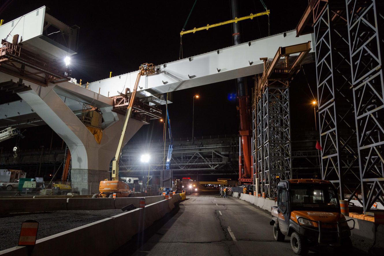 The first box girders of the new Champlain Bridge are now over Highway ...
