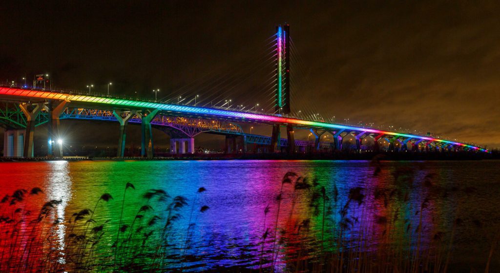 Samuel De Champlain Bridge lightening