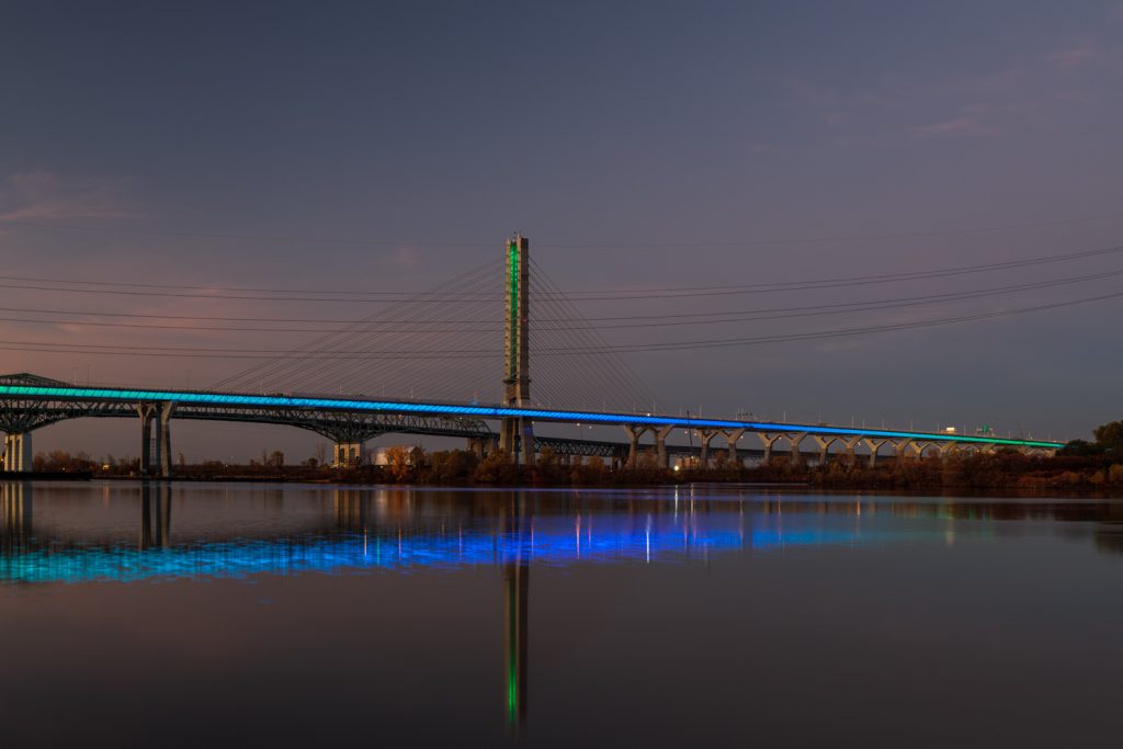 Samuel De Champlain Bridge lightening